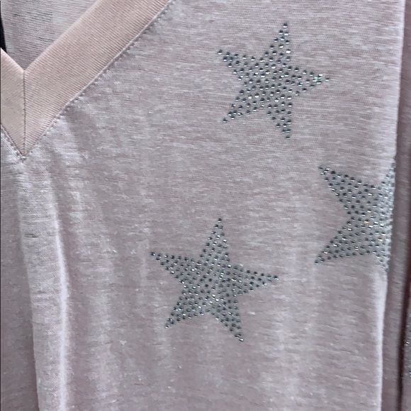 LS top with stars, v neck slub linen Revolve - Picture 2 of 7